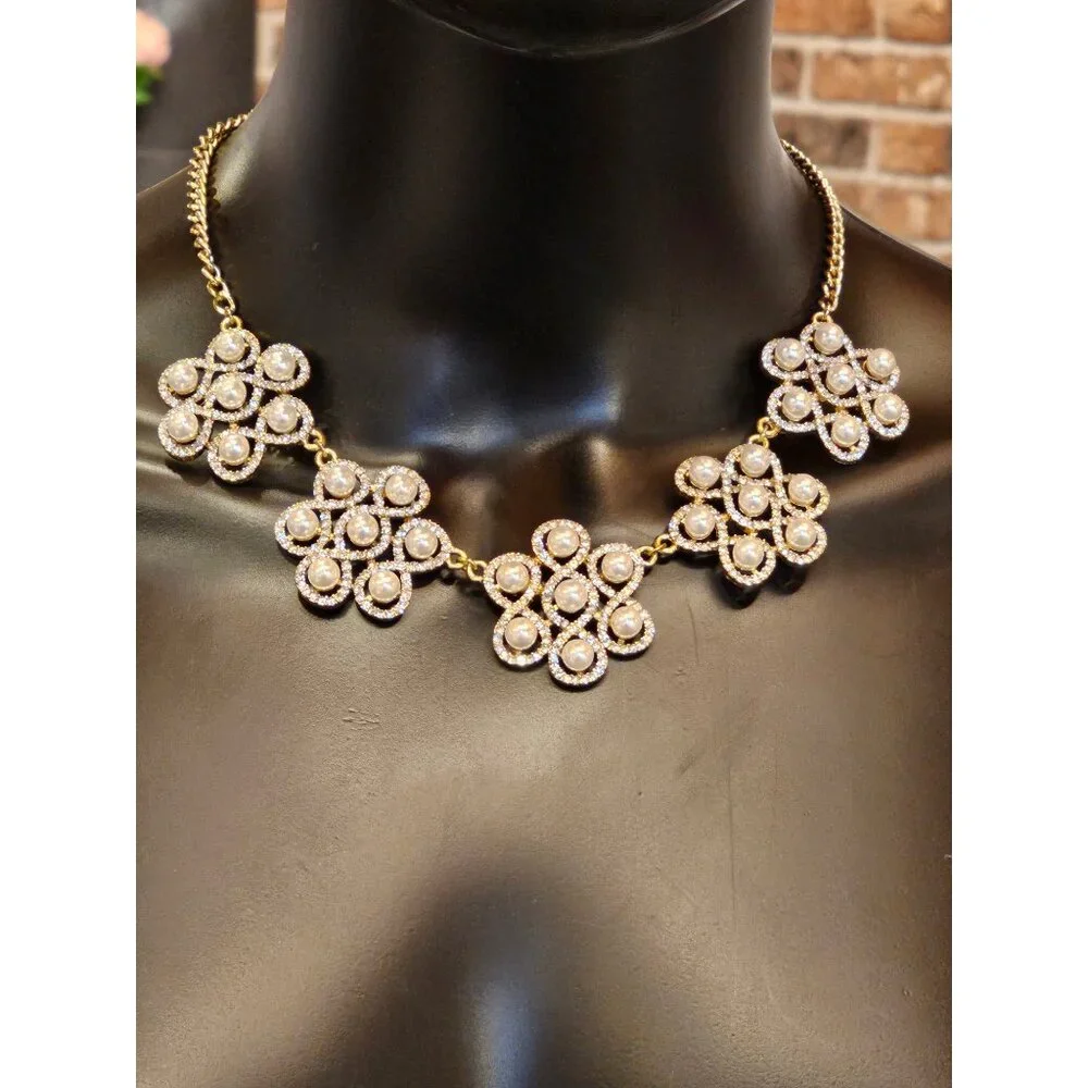 Pearl/White Crystal Flower Collar - Picture 2 of 2